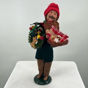 Byers Choice Caroler “Family with Gingerbread - Man” (14”)